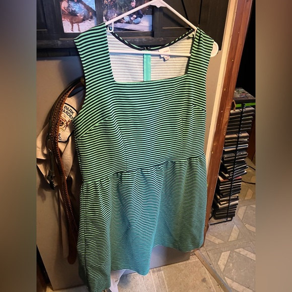 Striped green knee length dress - Picture 1 of 2